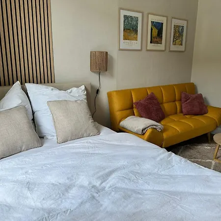 Gemuetliche Im Zentrum Apartment Neumuenster